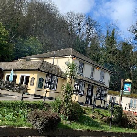 Railway Inn Malvern Wells Екстериор снимка