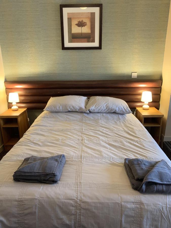 Railway Inn Malvern Wells Екстериор снимка
